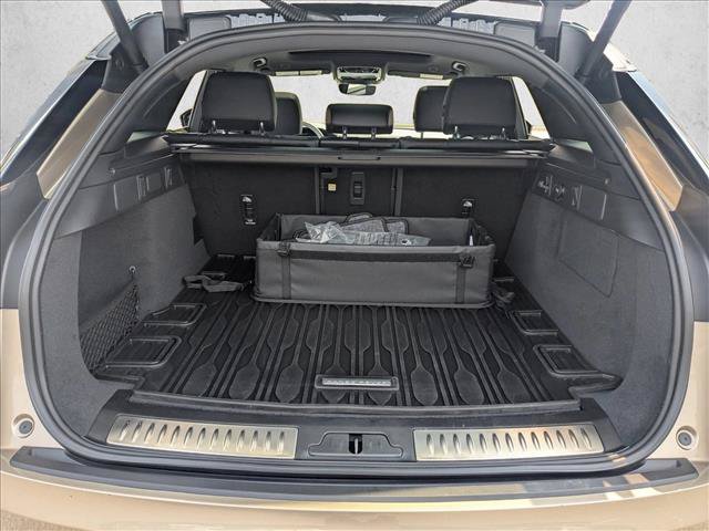 Used 2026 Land Rover Range Rover Velar Dynamic SE AWD/4WD image 6