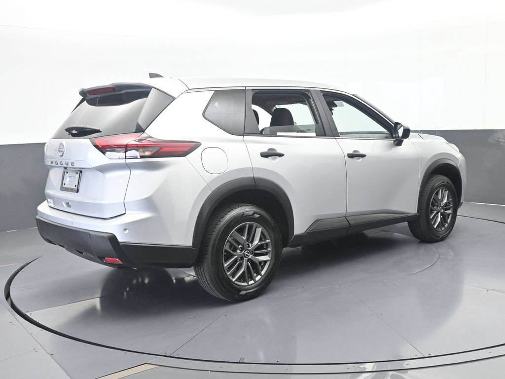 Used 2024 Nissan Rogue S FWD image 6