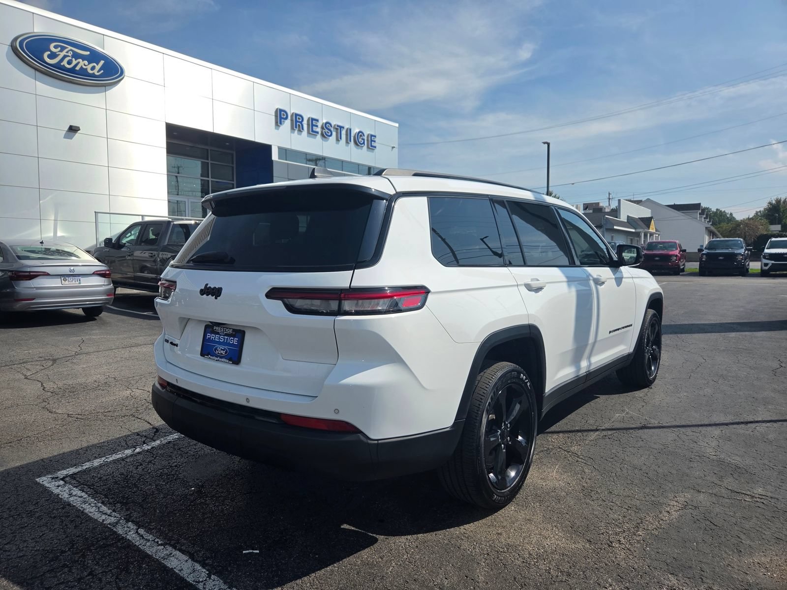 Used 2021 Jeep Grand Cherokee L Laredo AWD/4WD image 9