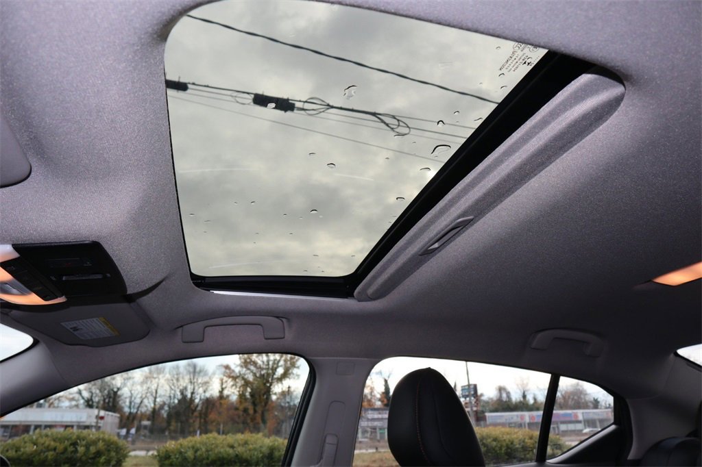 Certified 2025 Nissan Sentra SR w/ SR Premium Package image 18