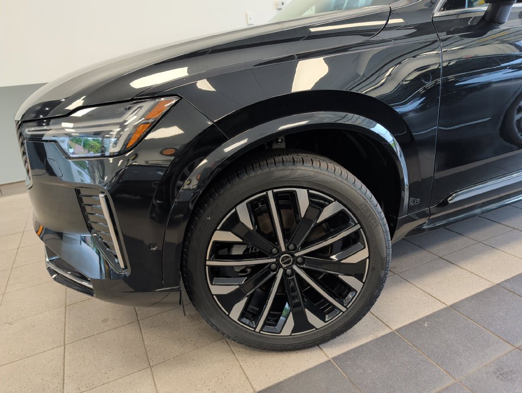 New 2026 Volvo XC90 B6 Plus w/ Protection Package Premier AWD/4WD image 32