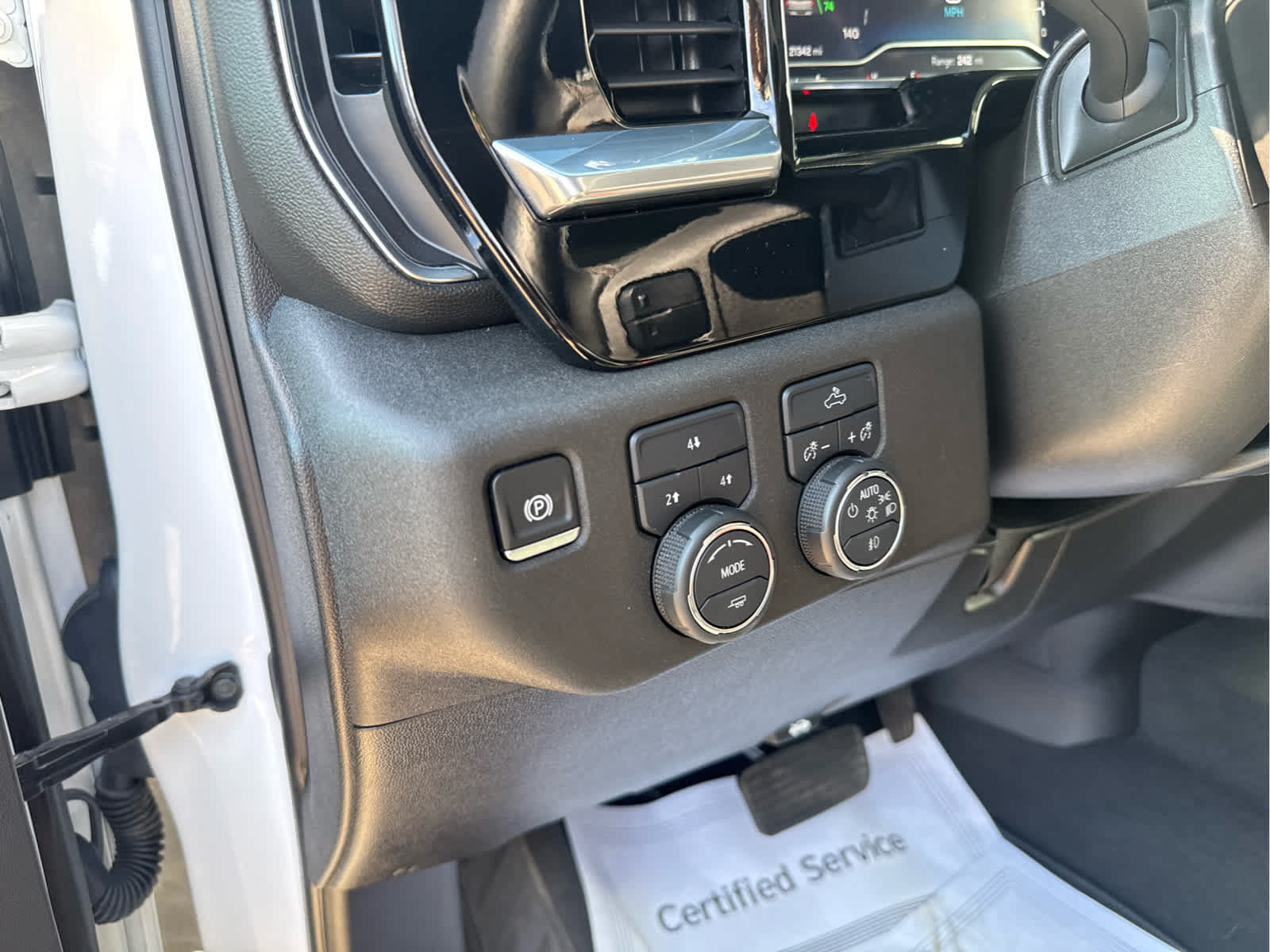 Used 2025 Chevrolet Silverado 2500 LT w/ Convenience Package AWD/4WD image 25