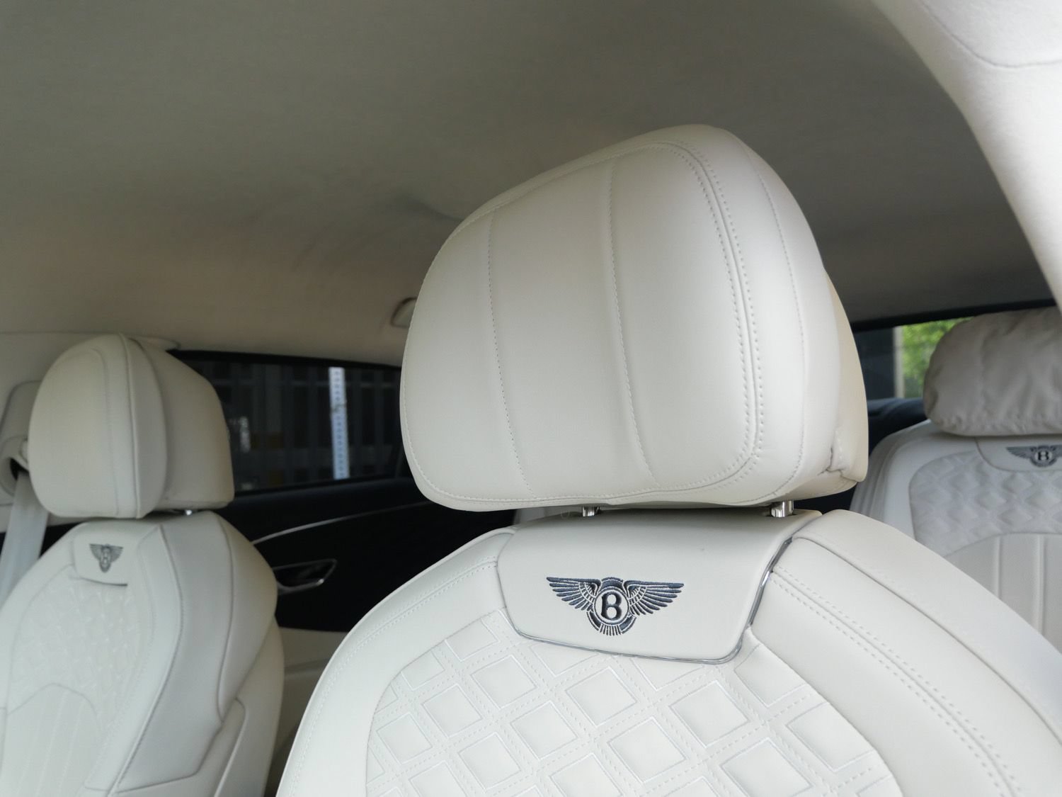 Used 2024 Bentley Flying Spur W12 AWD/4WD image 7