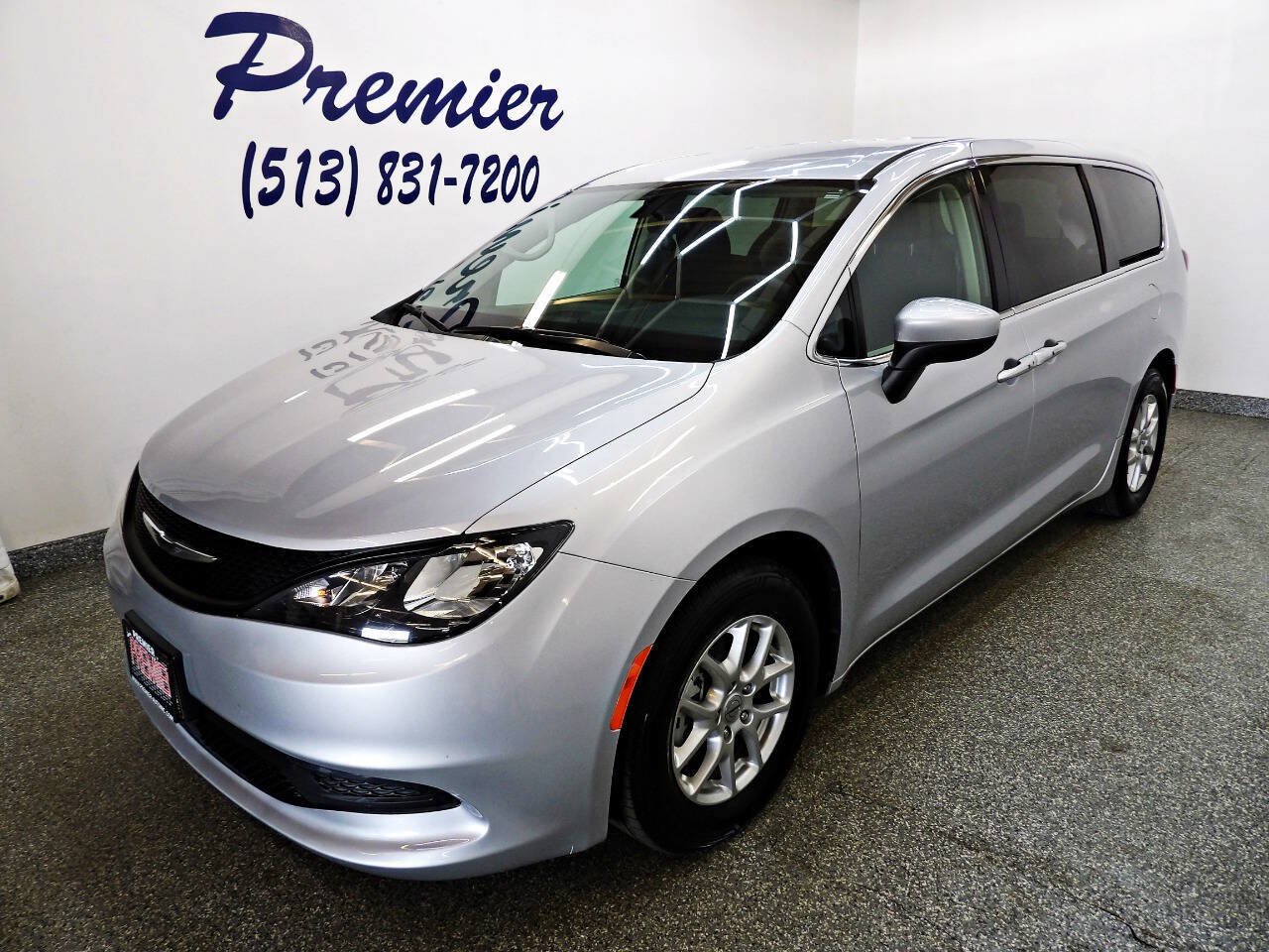Used 2022 Chrysler Voyager LX