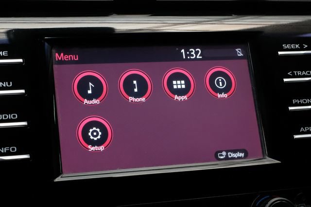 Used 2018 Toyota Camry XLE FWD image 32