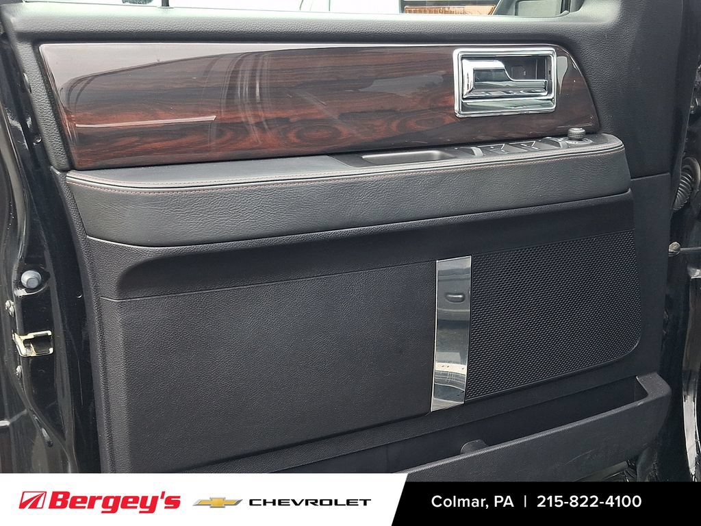 Used 2017 Lincoln Navigator Reserve AWD/4WD image 17