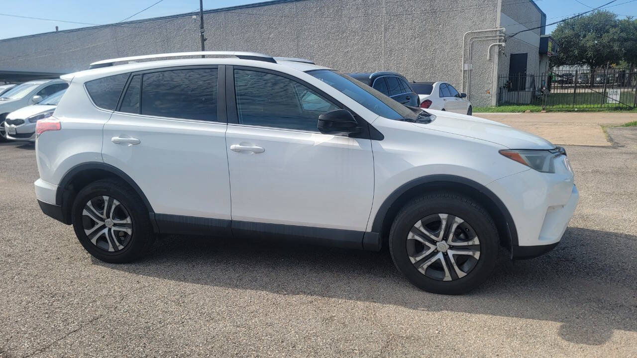 Used 2016 Toyota RAV4 LE FWD image 6