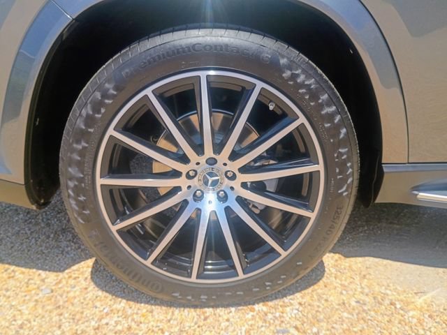 Used 2024 Mercedes-Benz GLS 580 4MATIC image 17