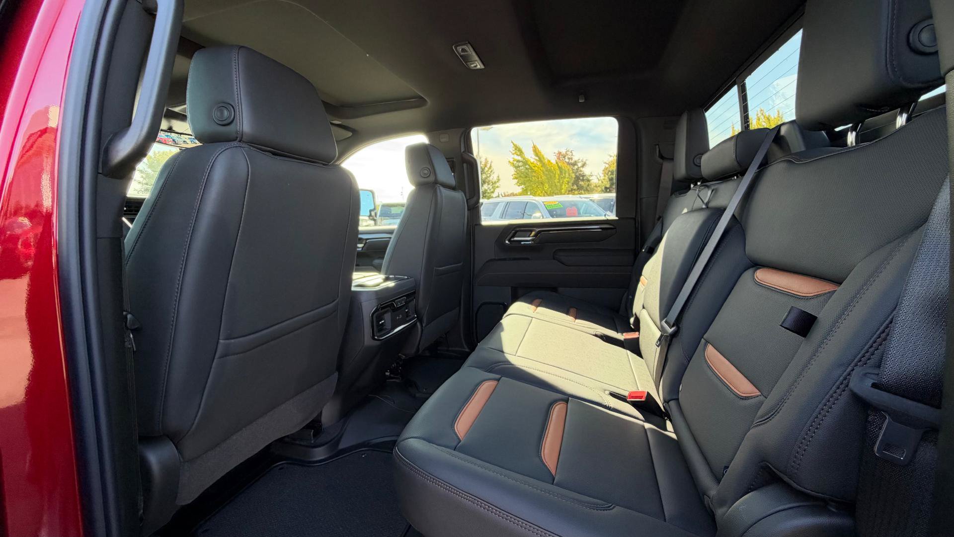 New 2026 GMC Sierra 2500 AT4 w/ AT4 Premium Plus Package AWD/4WD image 9