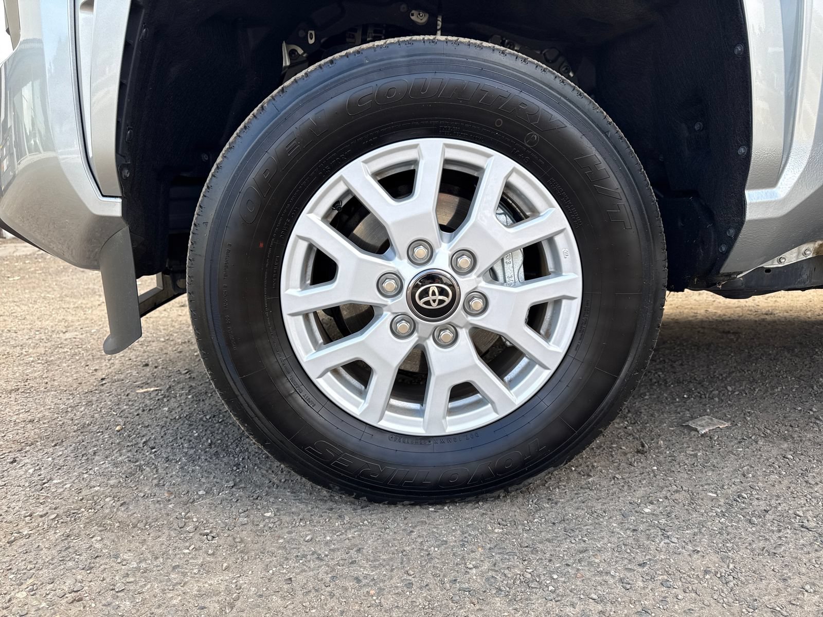 Used 2024 Toyota Tacoma SR5 AWD/4WD image 27