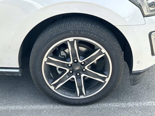 Used 2019 Ford Expedition Max Limited w/ Special Edition Package AWD/4WD image 10