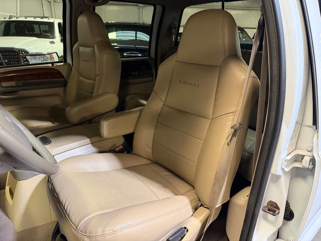 Used 2002 Ford F350 Lariat image 35
