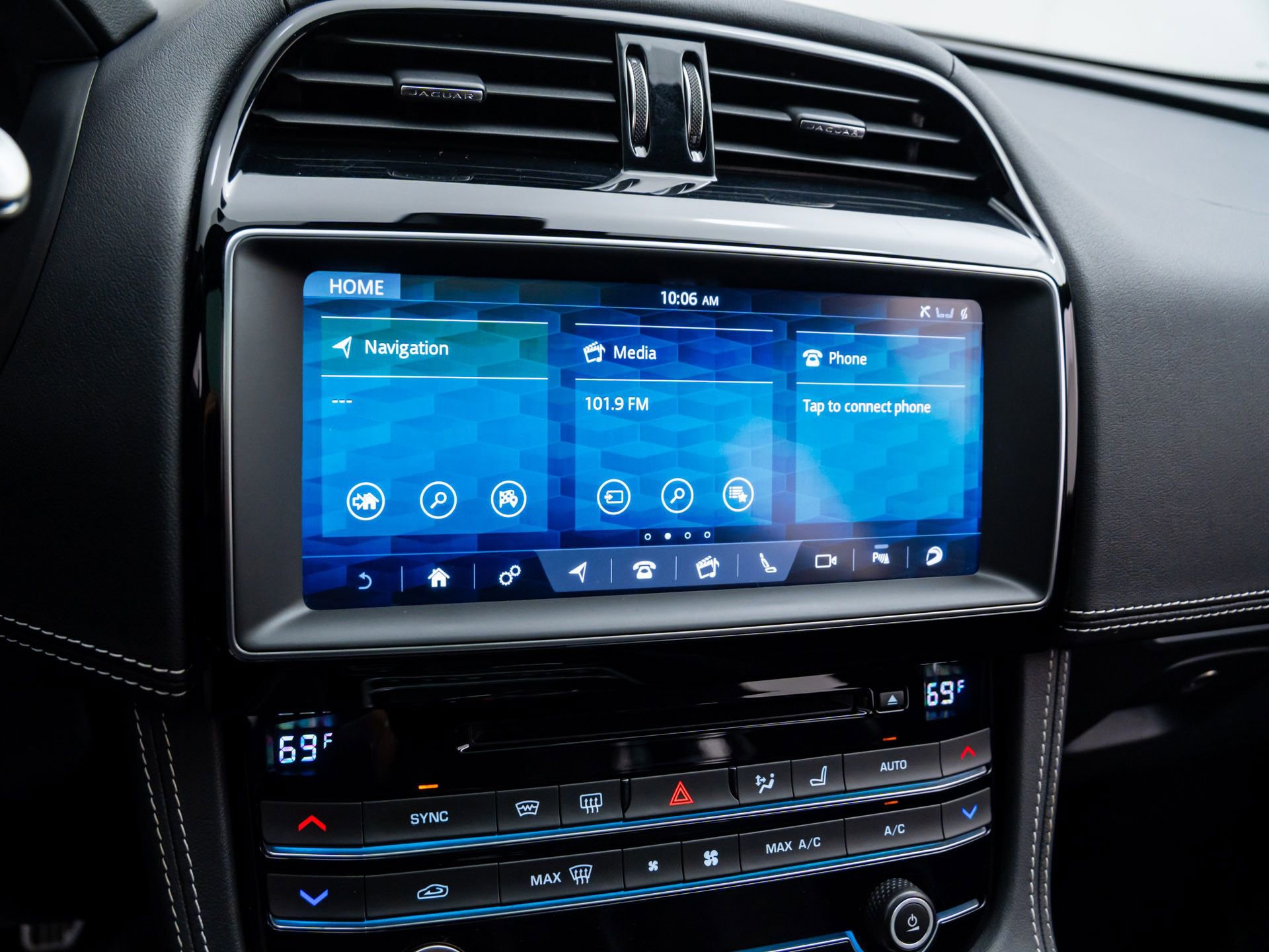 Used 2020 Jaguar F-PACE S image 23