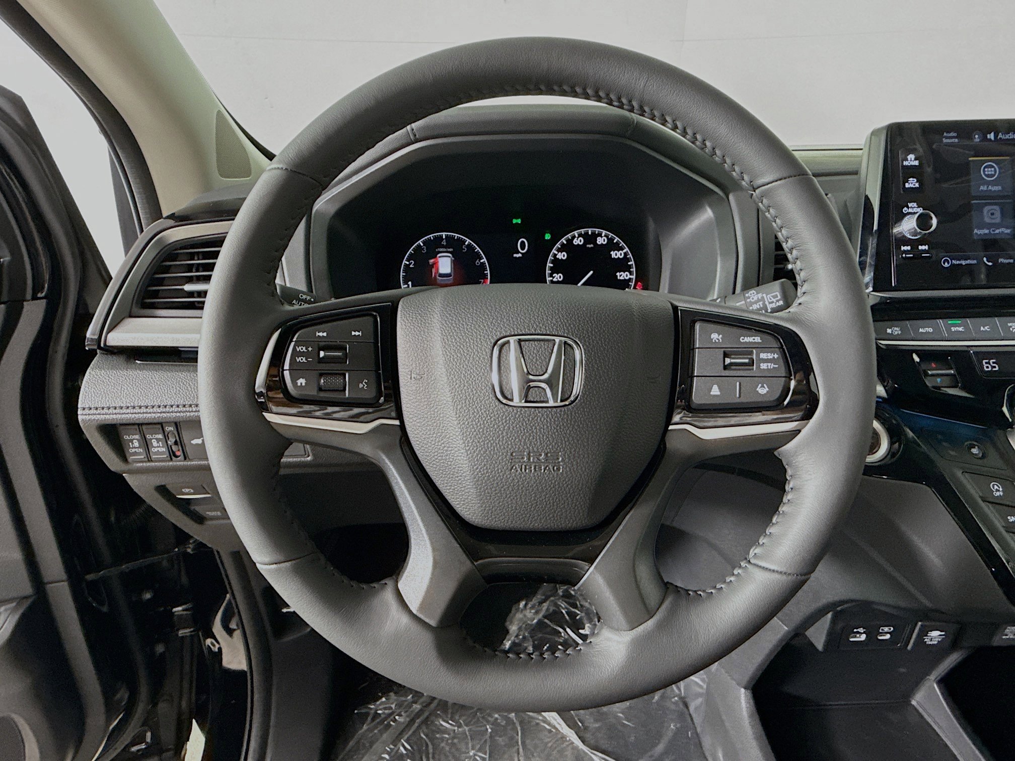 New 2026 Honda Odyssey Touring image 11