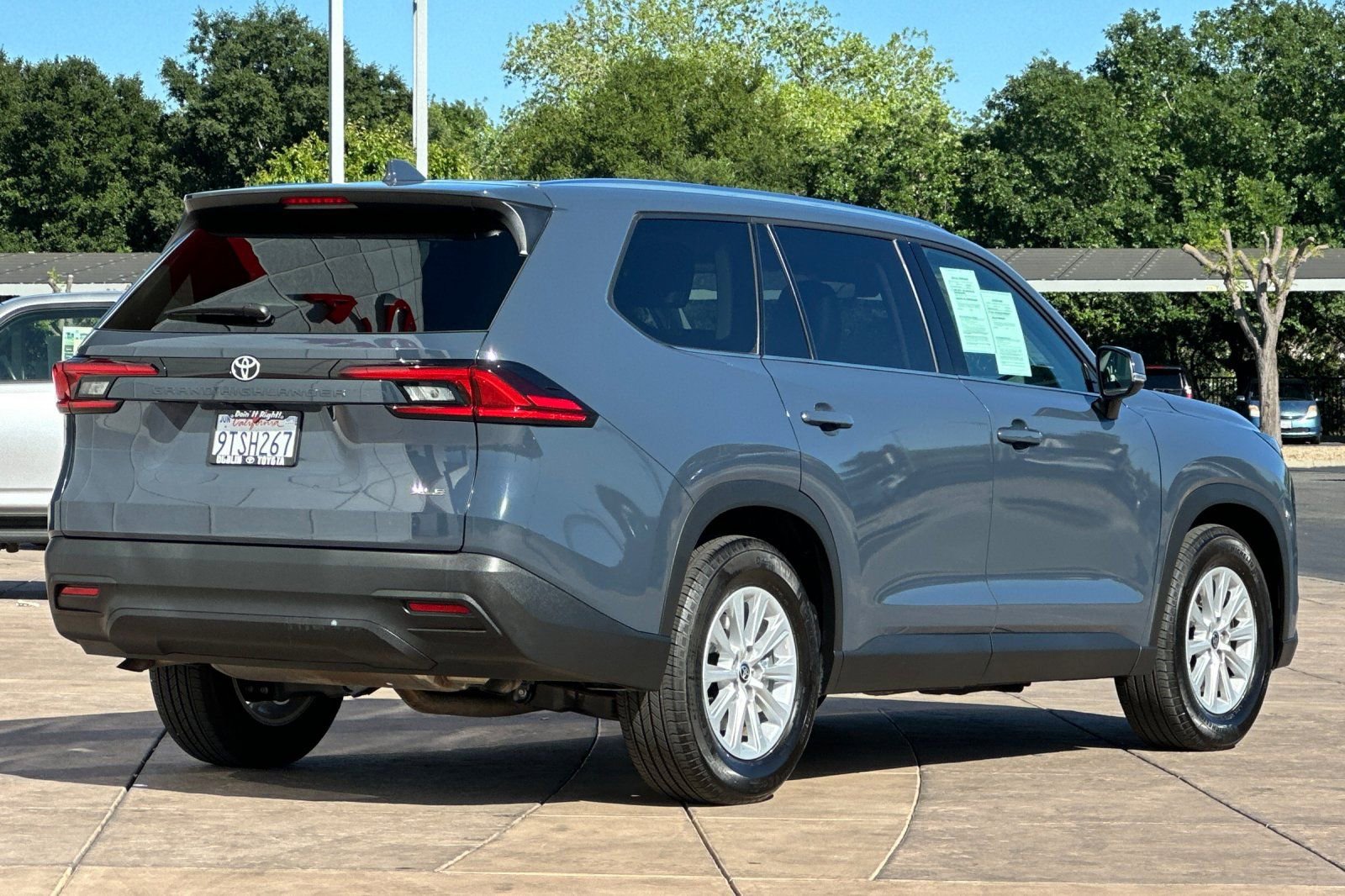 Used 2025 Toyota Grand Highlander FWD image 4