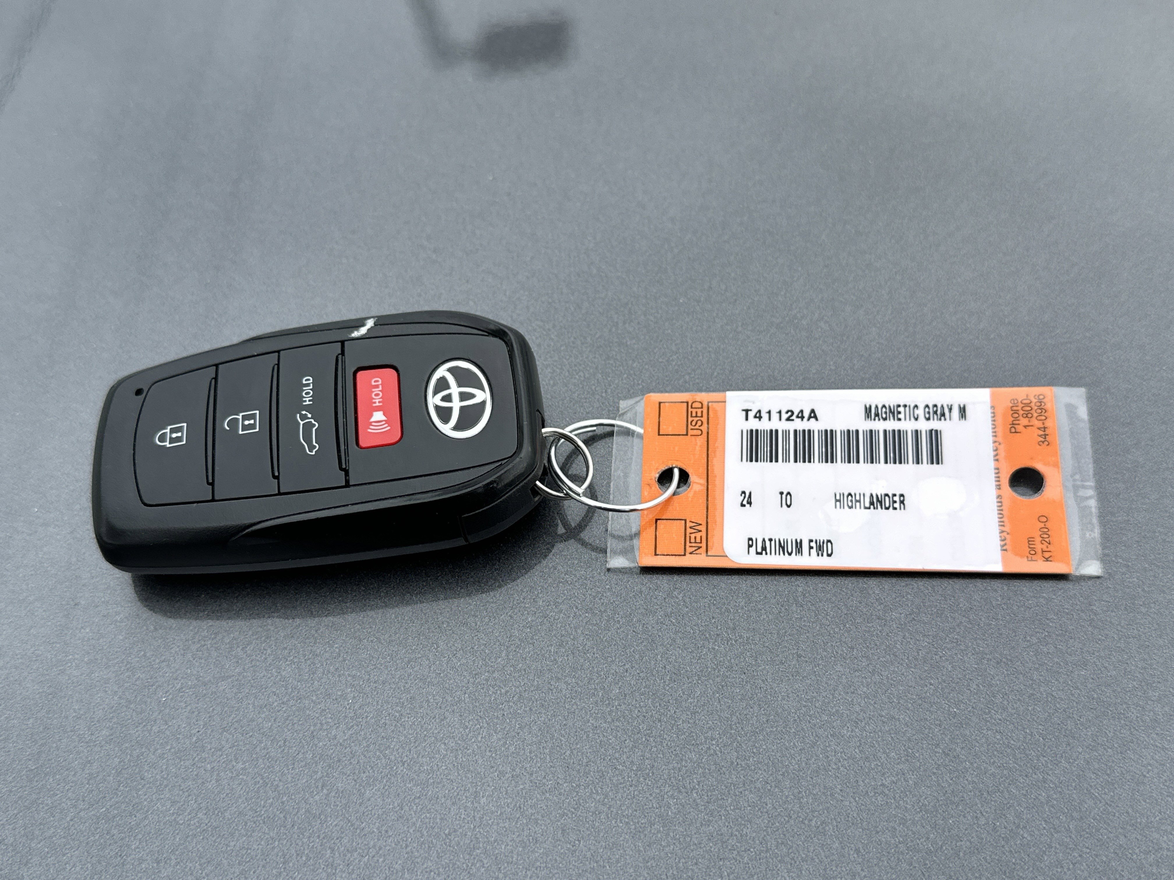 Used 2024 Toyota Highlander Platinum image 37