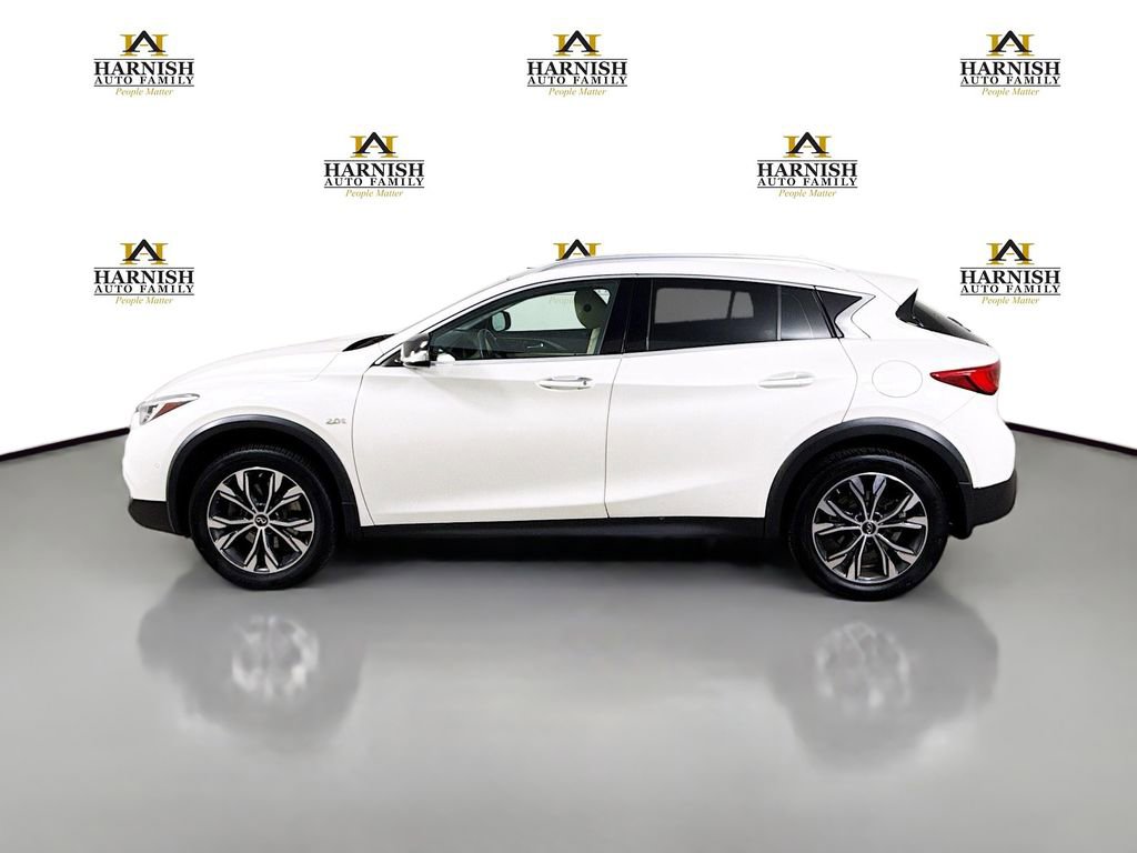 Used 2018 INFINITI QX30 Premium w/ Navigation Package image 4