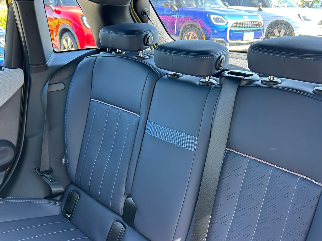 Used 2025 MINI Cooper S FWD image 31