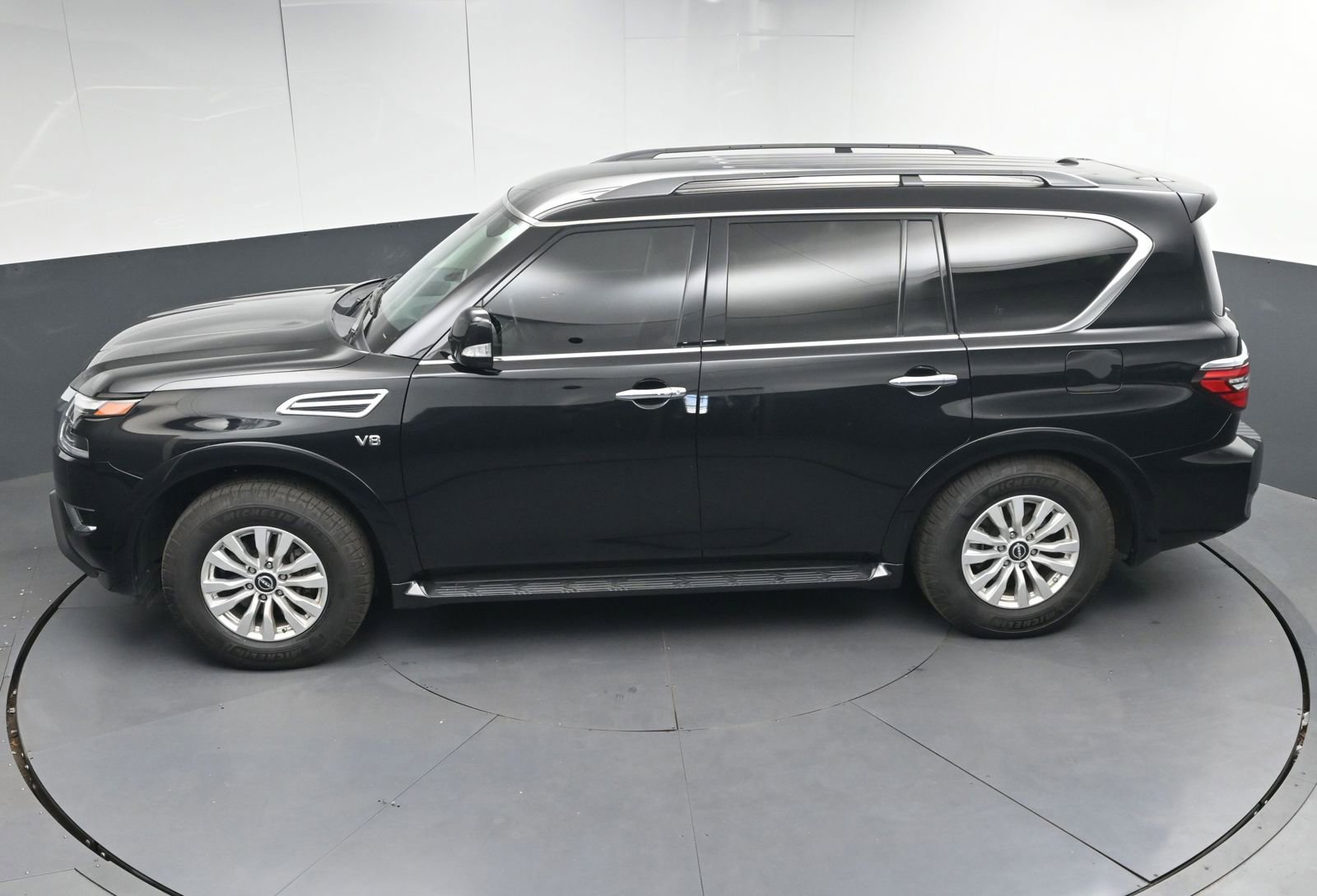 Used 2021 Nissan Armada SV image 39