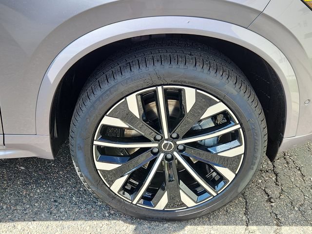New 2026 Volvo XC90 B6 Plus w/ Protection Package Premier AWD/4WD image 18