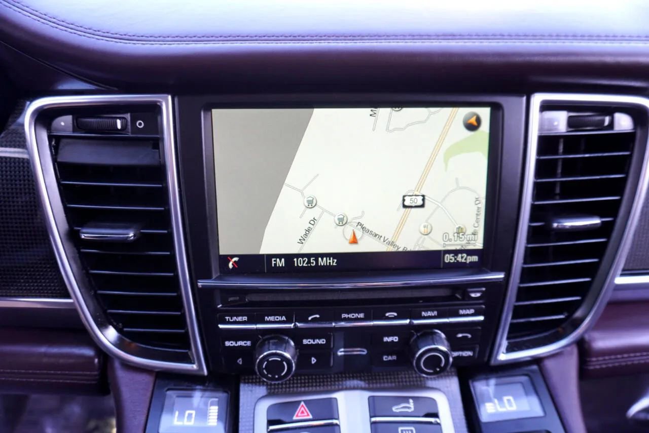 Used 2014 Porsche Panamera GTS image 15