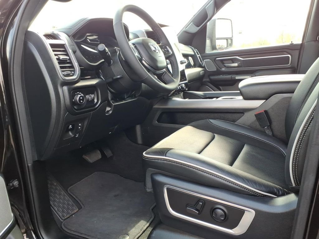 Used 2025 RAM 1500 Laramie AWD/4WD image 13