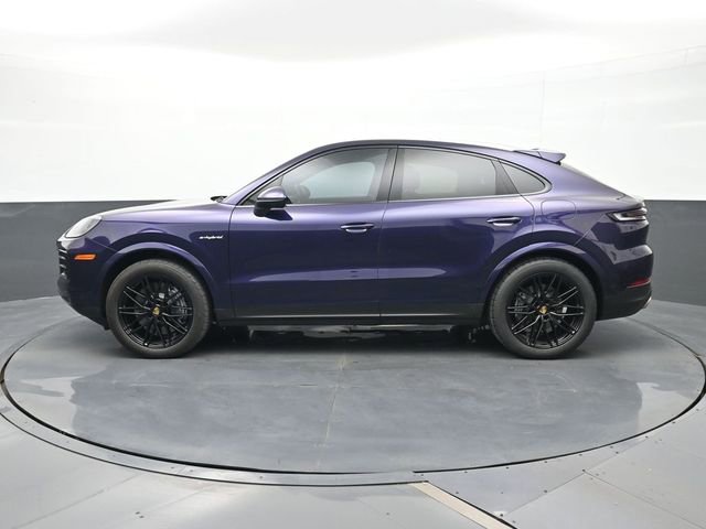 Certified 2024 Porsche Cayenne Coupe AWD/4WD image 2