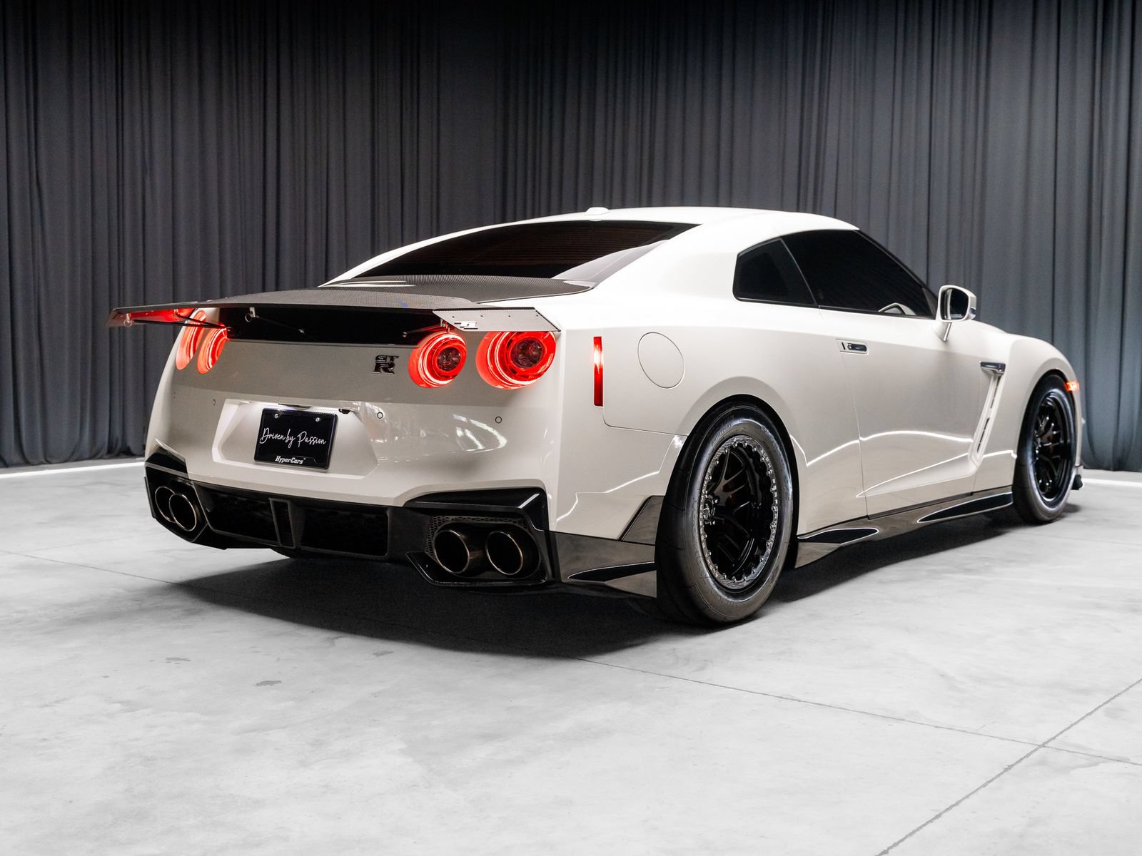 Used 2024 Nissan GT-R Premium w/ Premium Interior Package AWD/4WD image 37