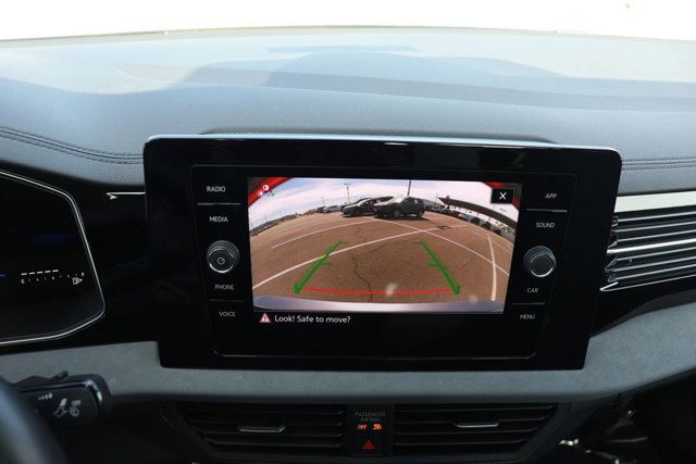 Used 2025 Volkswagen Jetta SE image 24