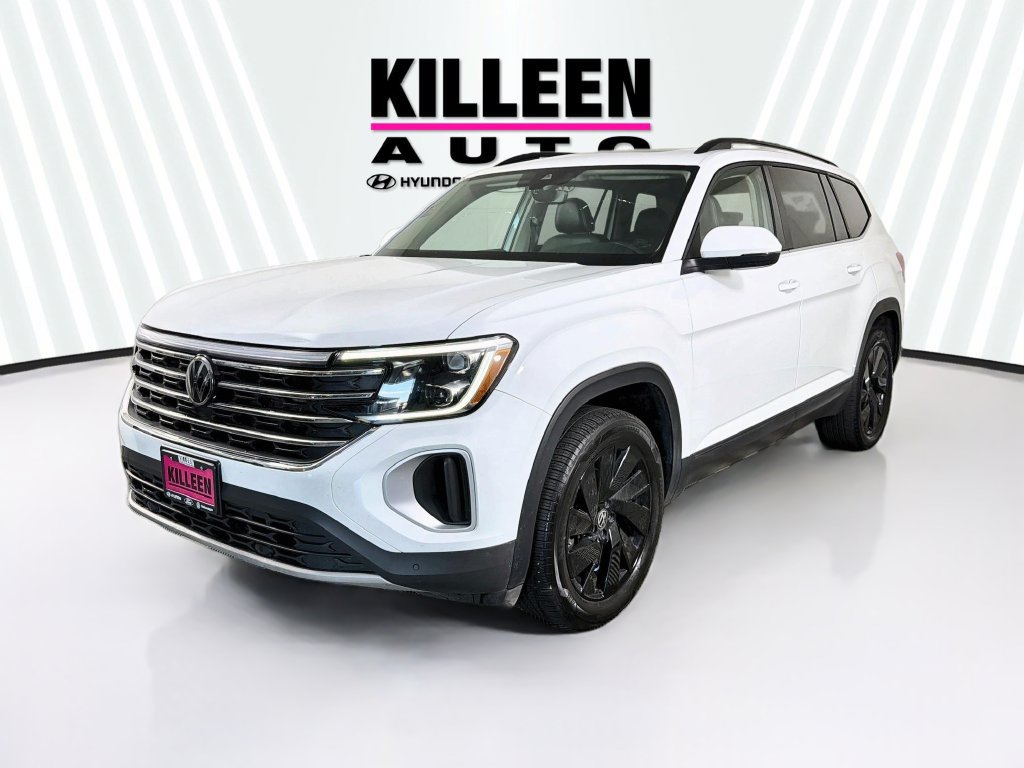 Used 2024 Volkswagen Atlas SE w/ Panoramic Sunroof Package FWD image 3