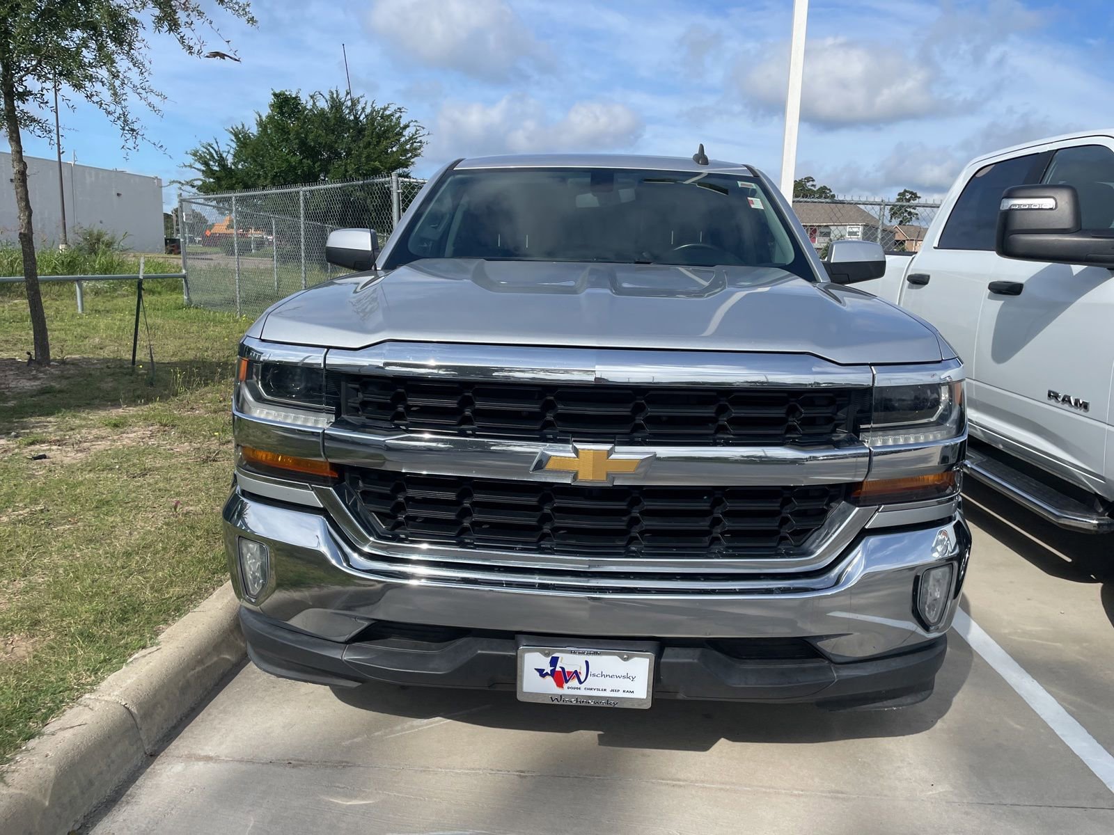 Used 2017 Chevrolet Silverado 1500 LT w/ LT Eassist Package RWD image 2