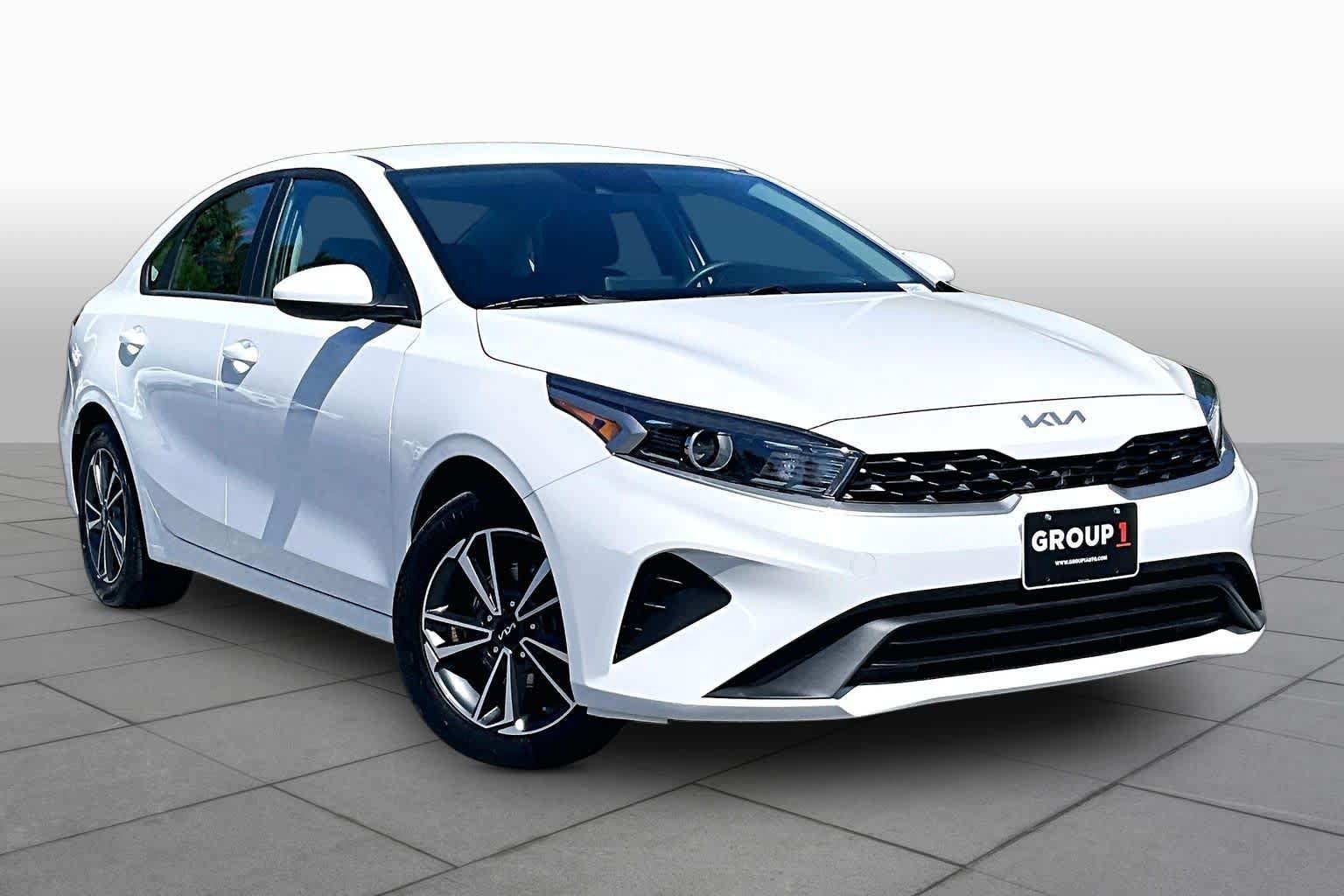 Used 2023 Kia Forte LXS FWD image 3