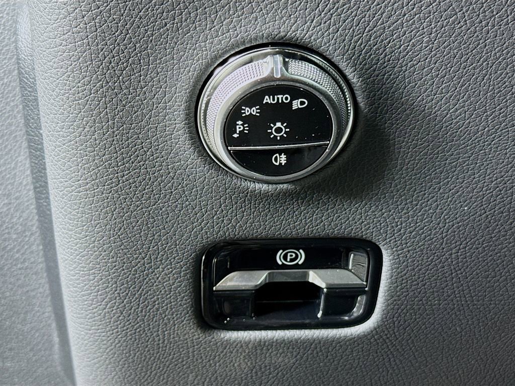 New 2026 Mercedes-Benz GLC 300 4MATIC image 10