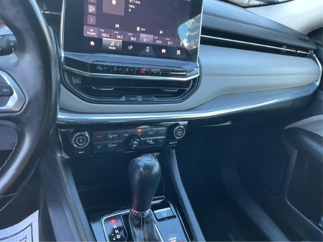 Used 2022 Jeep Compass Limited AWD/4WD image 31