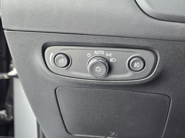 Used 2023 Buick Encore GX Preferred w/ Cold Weather Comfort Package AWD/4WD image 11
