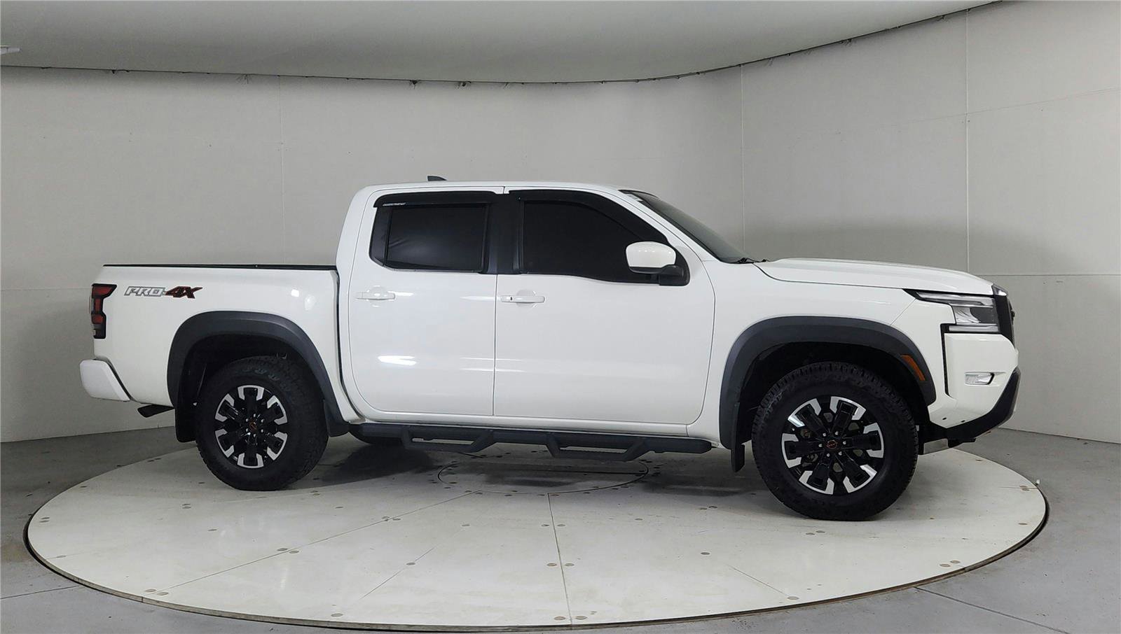 Used 2022 Nissan Frontier PRO-4X w/ Off-Road Protection Package image 8