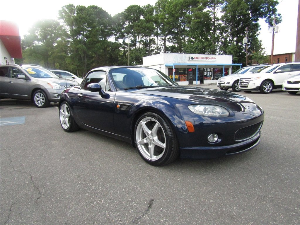 Used 2007 MAZDA MX-5 Miata Touring w/ Interior Trim Pkg image 15