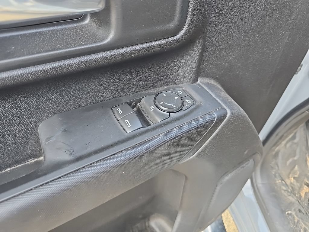 Used 2025 GMC Sierra 3500 Pro w/ Convenience Package AWD/4WD image 9