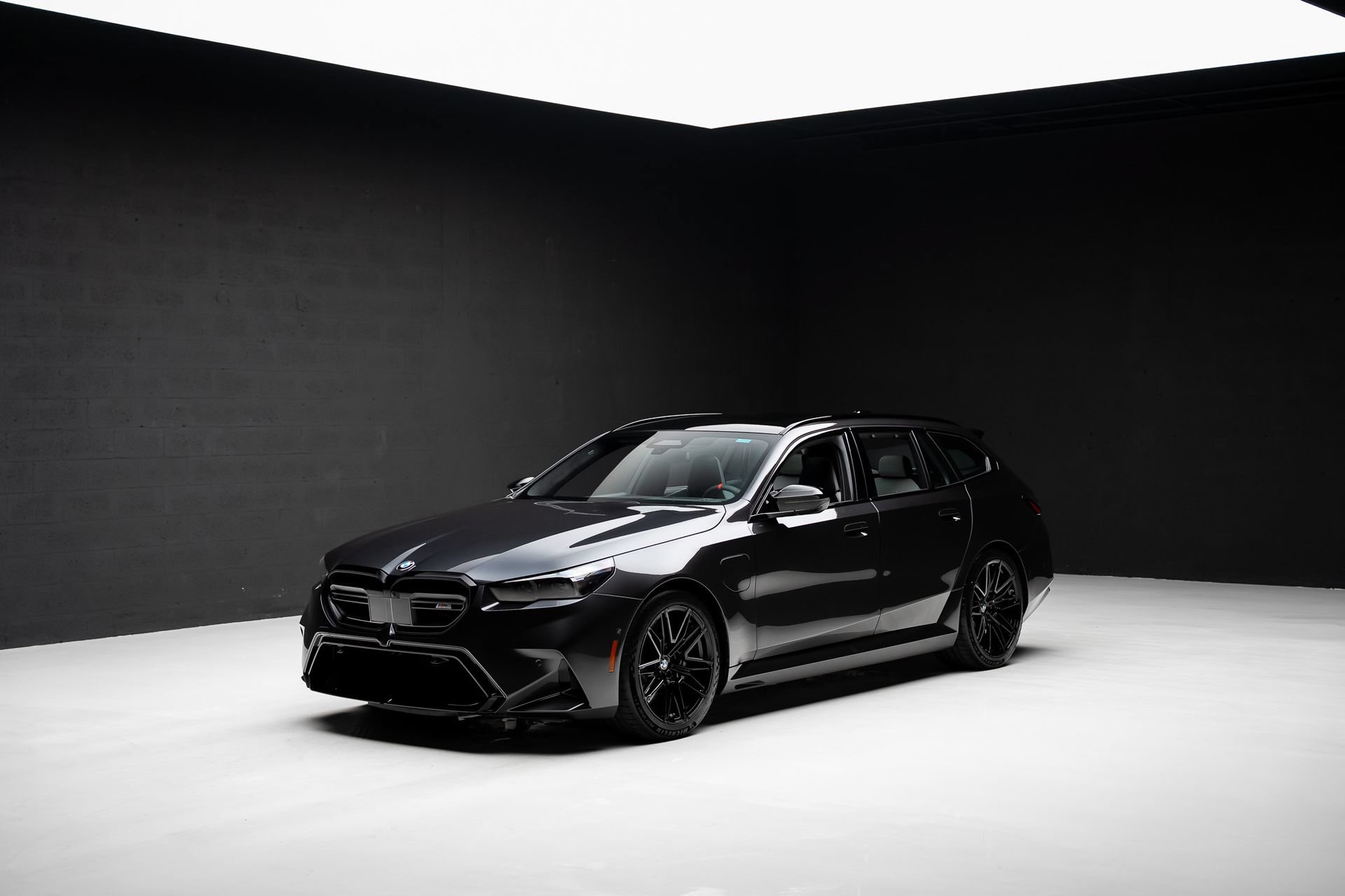 Used 2027 BMW M5 Touring AWD/4WD image 4