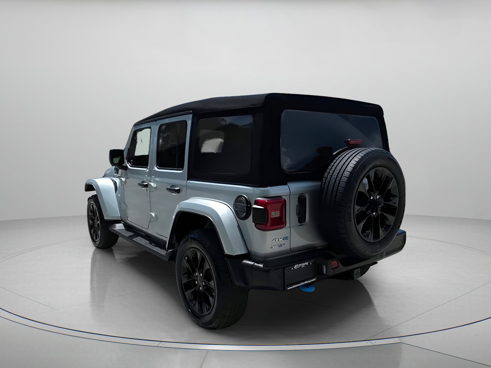 Used 2024 Jeep Wrangler Sahara w/ Technology Group image 23