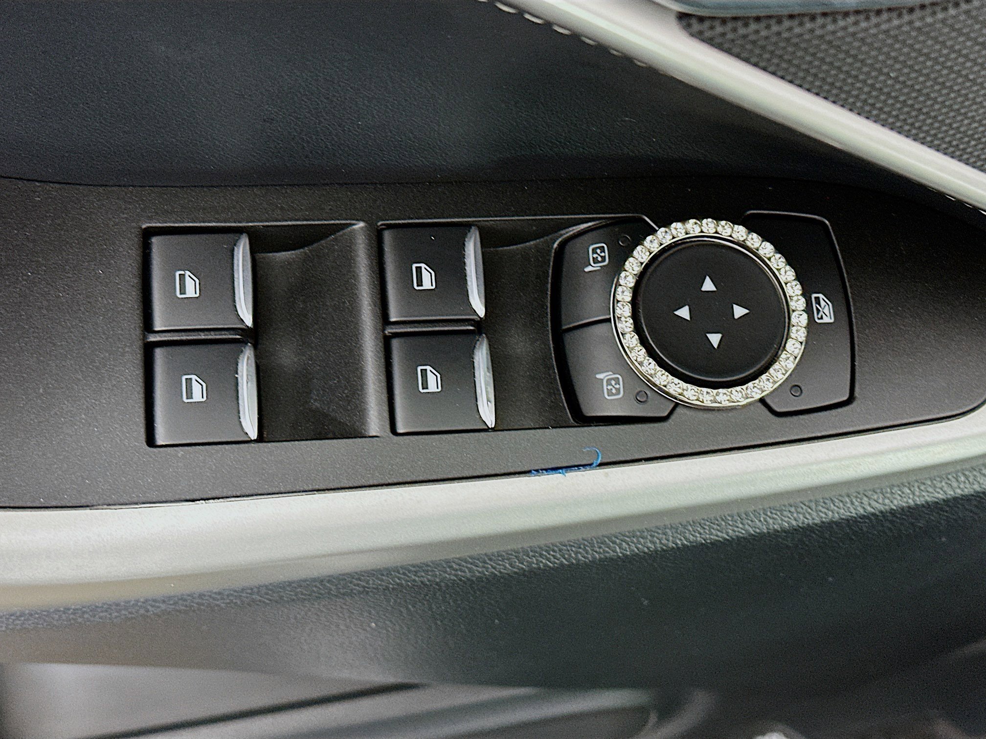 Used 2021 Ford Explorer XLT image 15