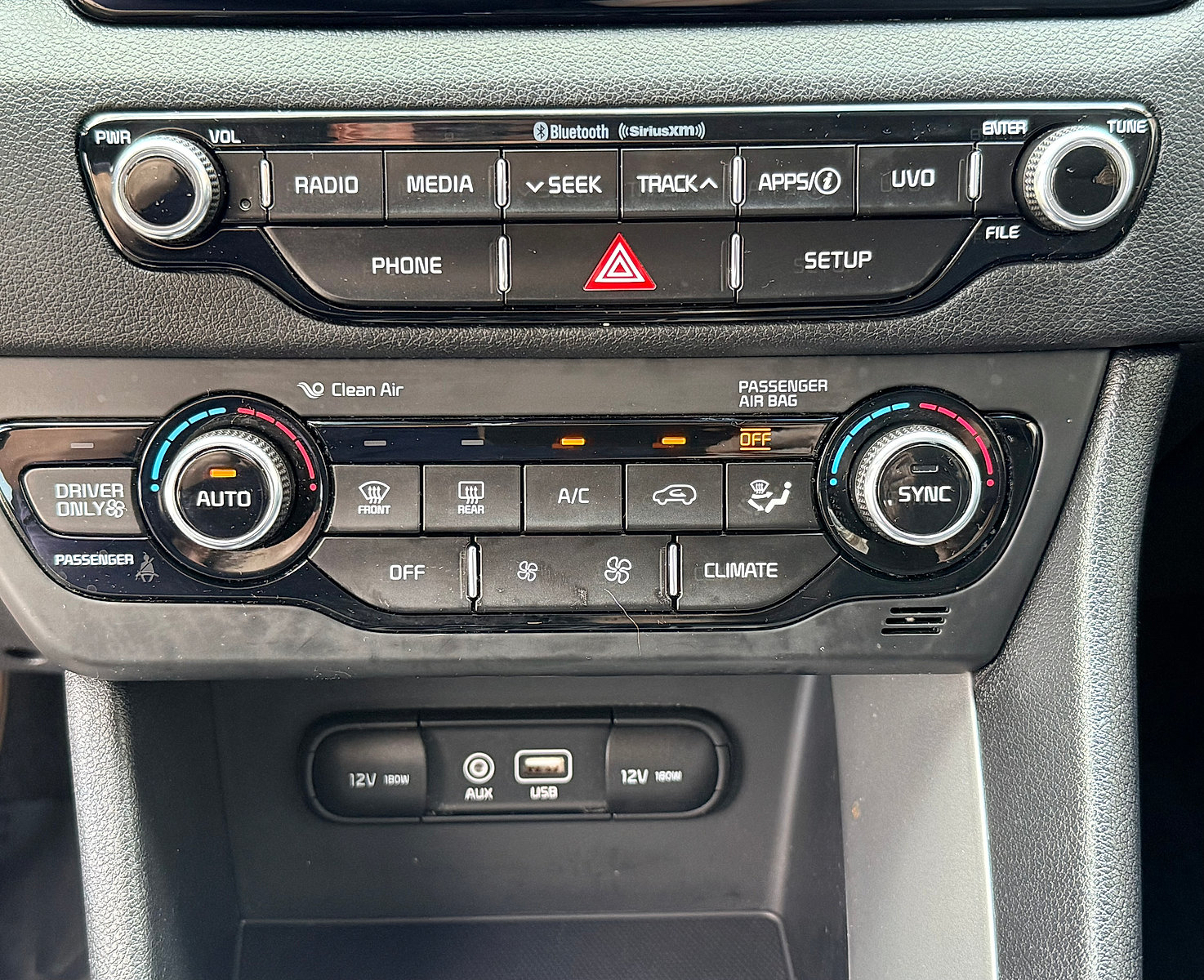 Used 2018 Kia Niro FE FWD image 19