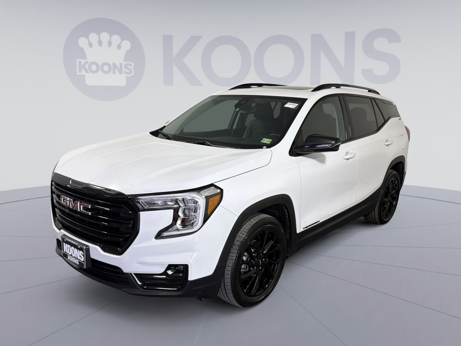 Used 2024 GMC Terrain SLT w/ Elevation Edition image 1