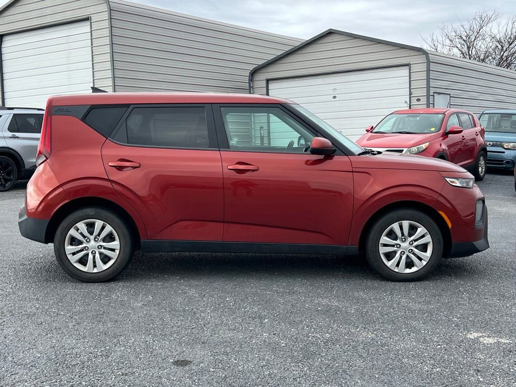Used 2022 Kia Soul LX image 4