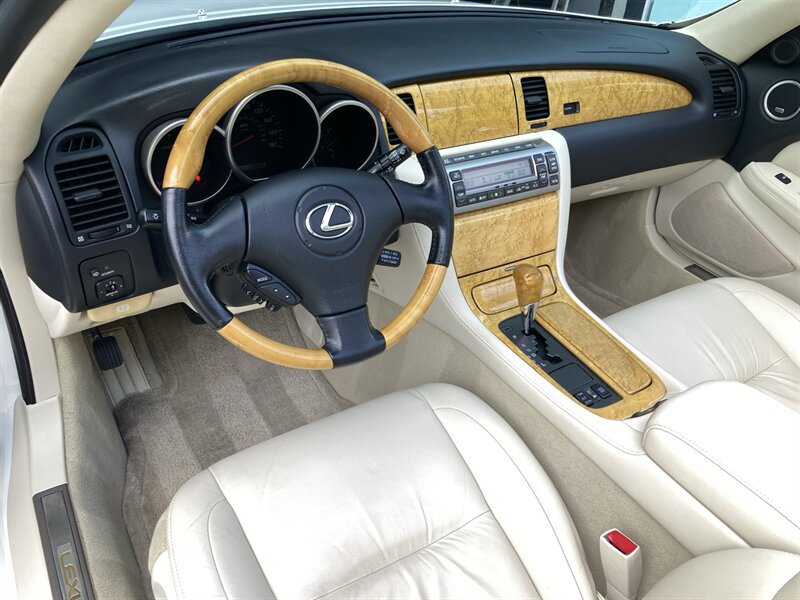 Used 2002 Lexus SC 430 Convertible RWD image 18