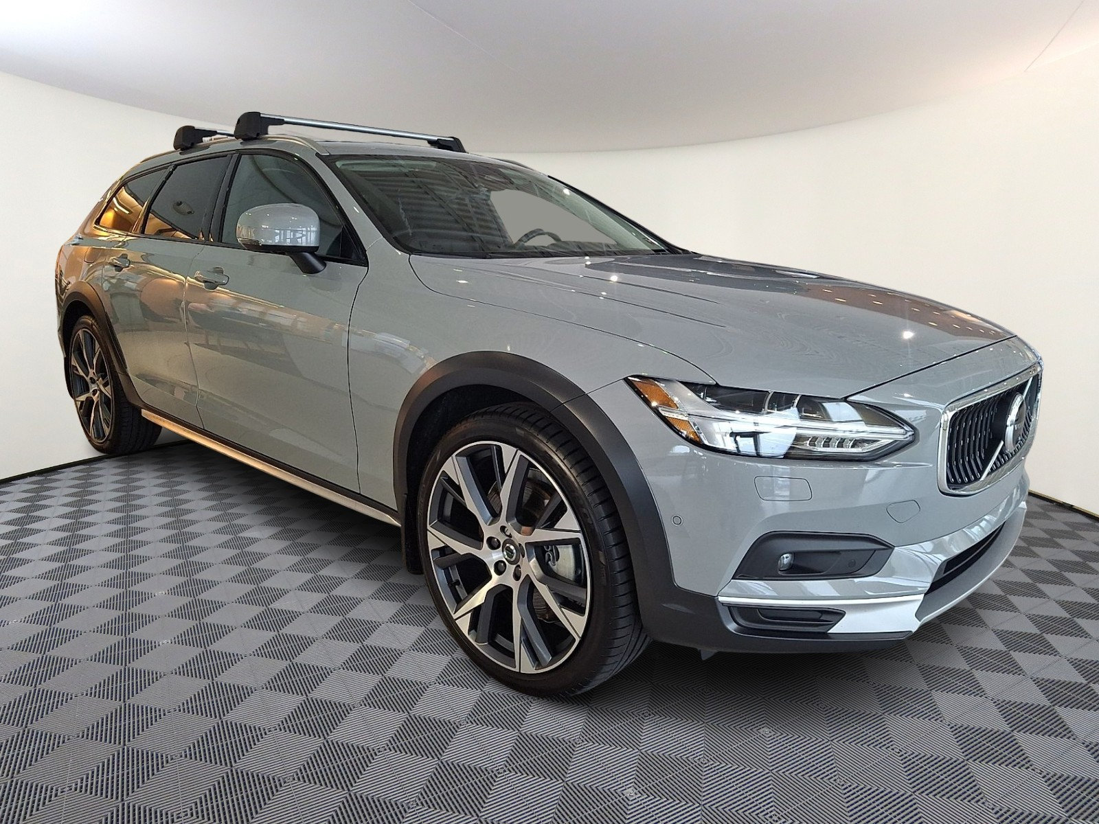 Used 2025 Volvo V90 B6 Cross Country Ultra