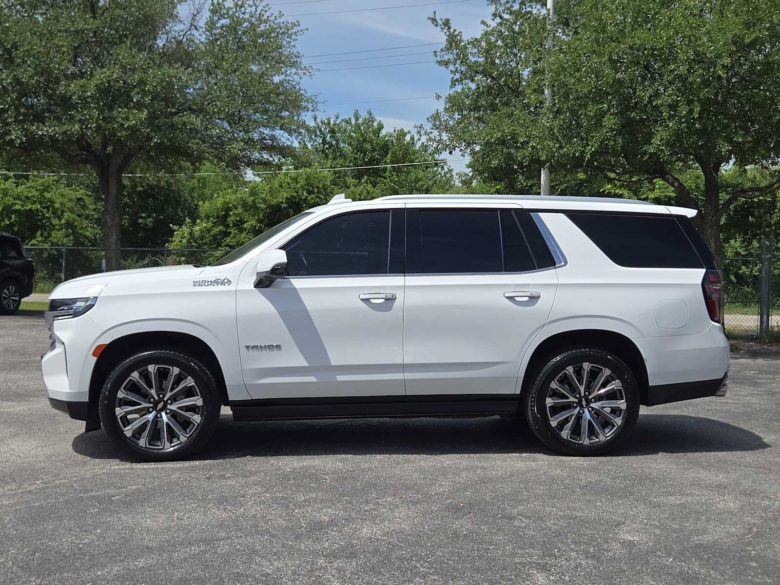 Certified 2023 Chevrolet Tahoe High Country AWD/4WD image 5