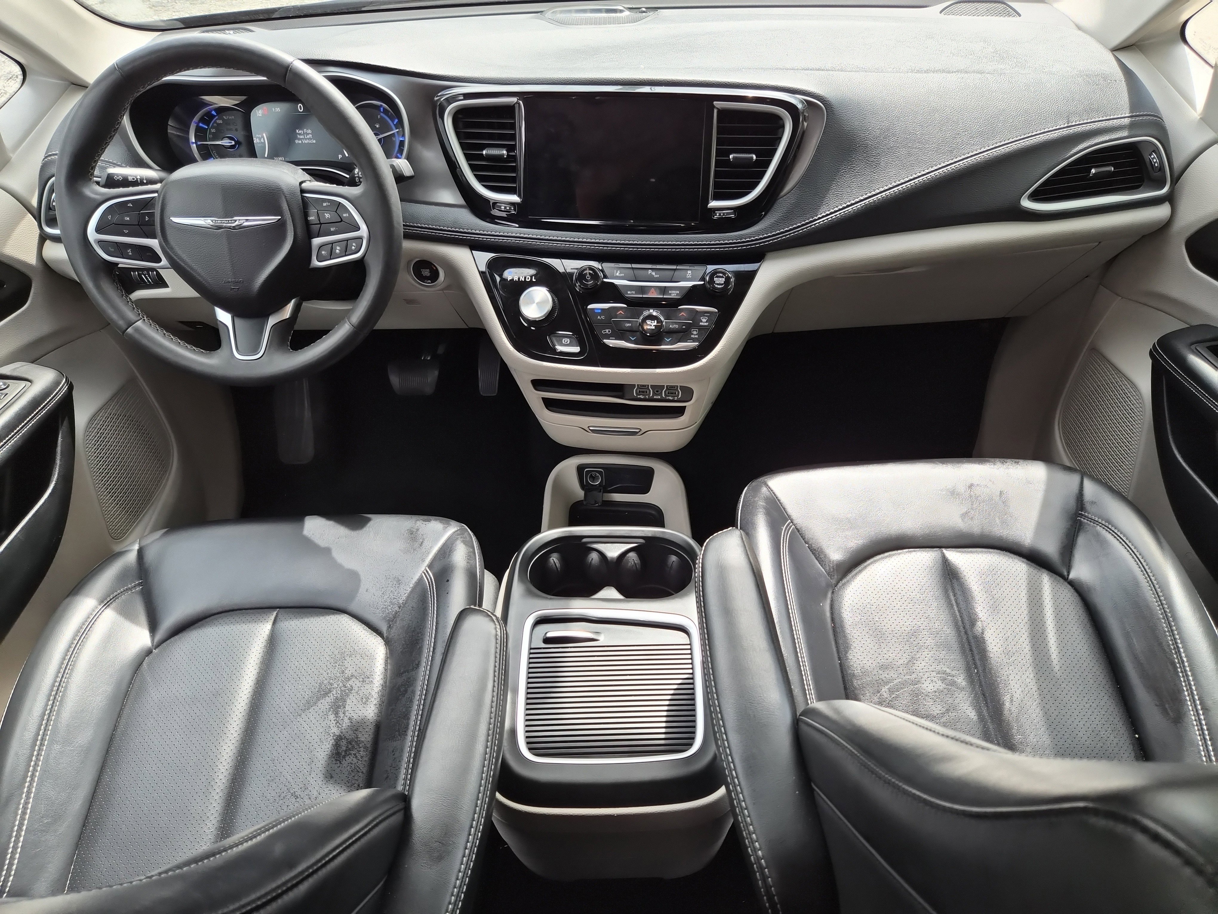 Used 2023 Chrysler Pacifica Touring-L image 11