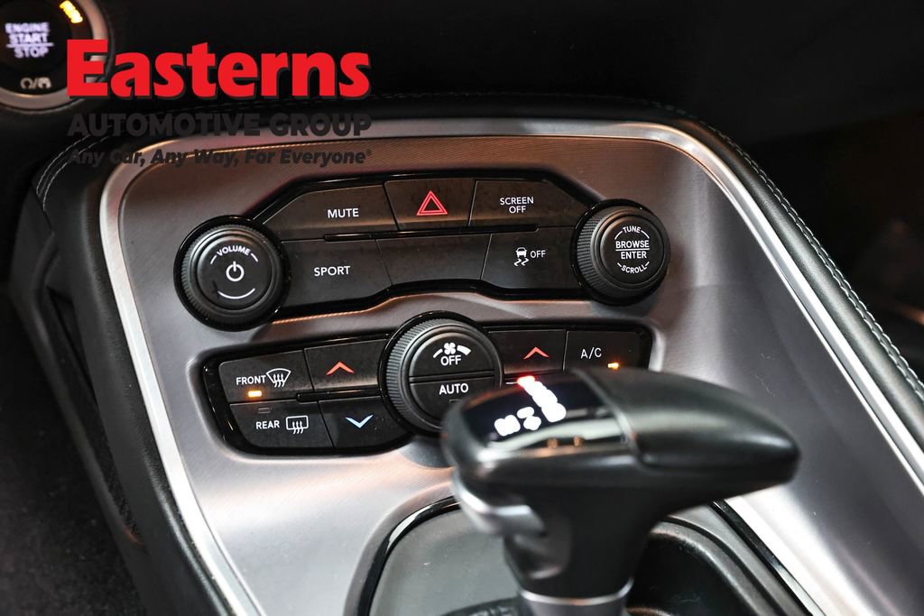 Used 2022 Dodge Challenger SXT image 20