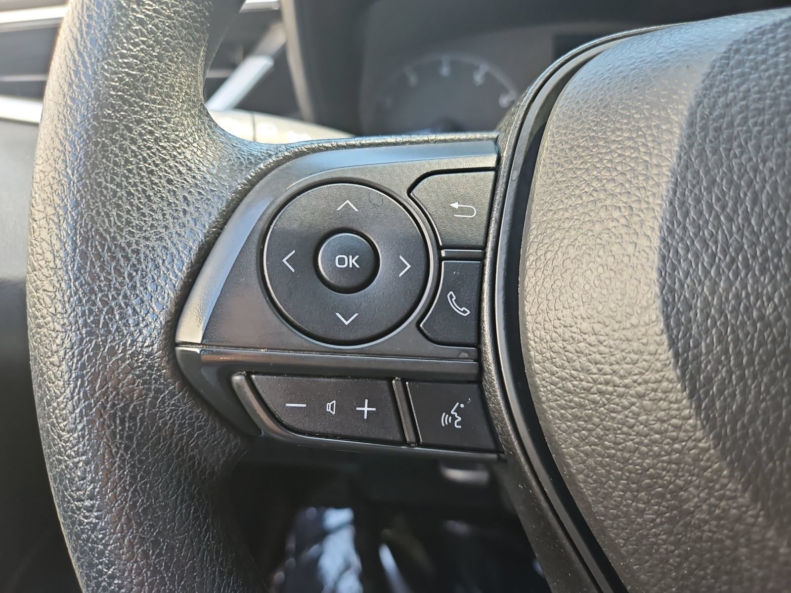 Used 2024 Toyota Corolla LE FWD image 30